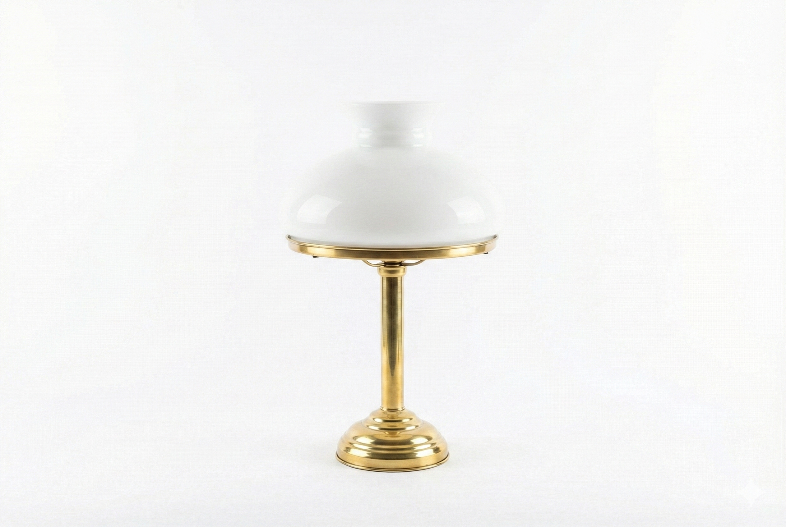 آباژور برنجی مدل کورش با حباب بزرگ